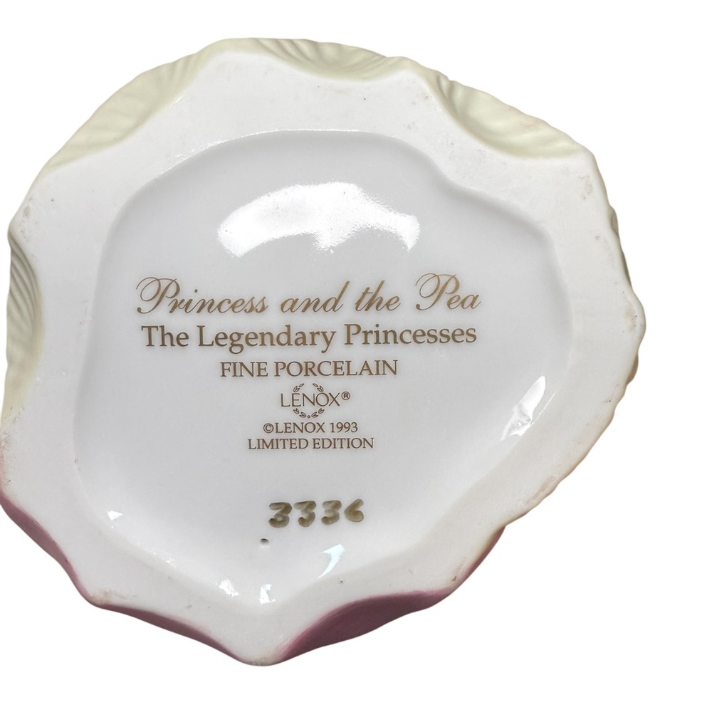 Lenox “Princess and the Pea” Legendary Princesses Figurine Limited Edition #3336 - Picture 7 of 8